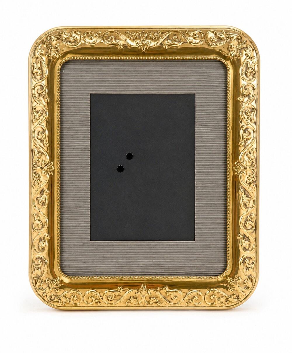 Beautiful Brass Picture Photo Frame 12”X10” Free Stand